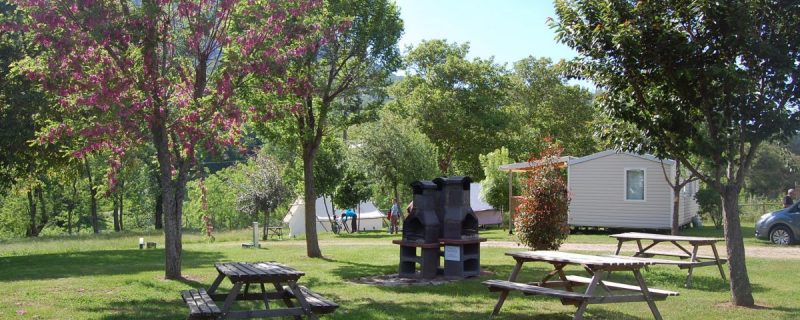 Zone barbecue - Camping le Val des Cévennes